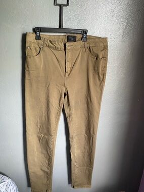 Celebrity Pink Skinny Jeans in Khaki